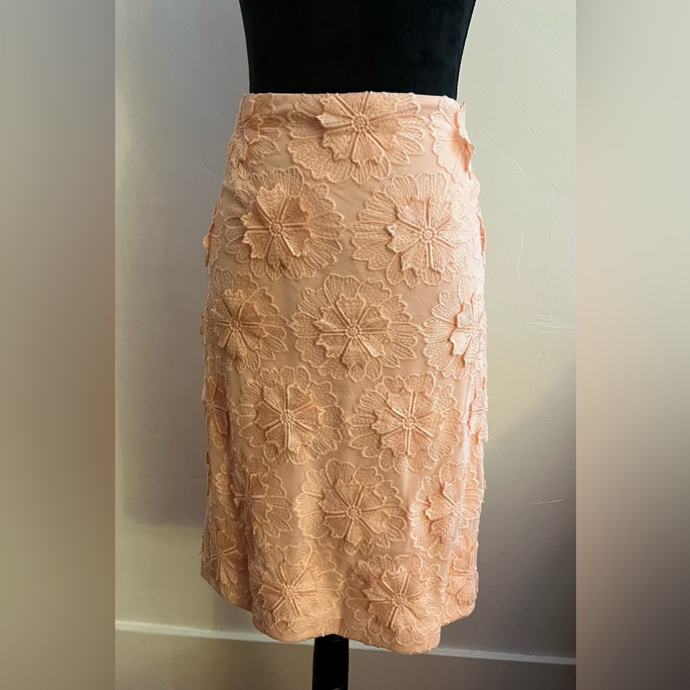 Tahari peach lace fully lined knee length skirt - Size 14